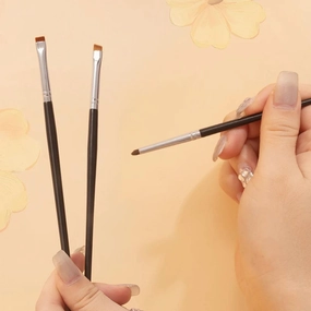 Super Thin Eyeshadow and Eyeliner Makeup Brush Set – 4 Piece Precision Kit